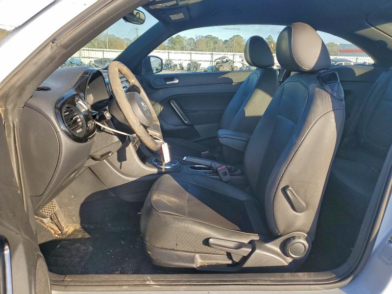 Photo 7 from auction – 2017 VOLKSWAGEN BEETLE with VIN 3VWF17AT2HM618953
