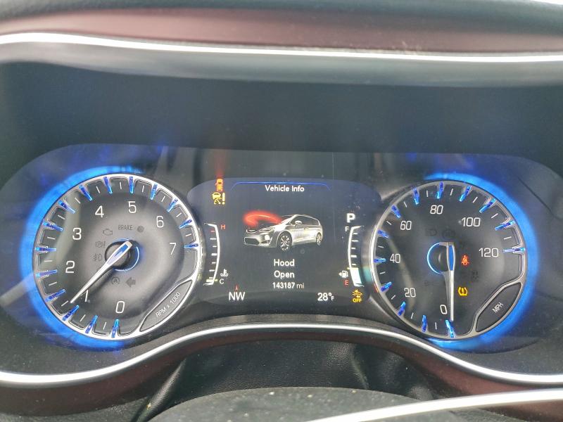 Photo 9 from auction – 2017 CHRYSLER PACIFICA L with VIN 2C4RC1GG9HR620340