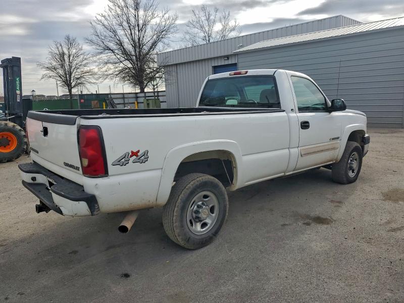 Photo 3 from auction – 2004 CHEVROLET SILVERADO with VIN 1GCGK24U74E381467
