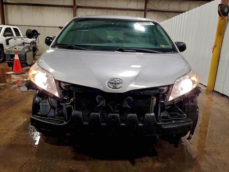 Photo 5 from auction – 2017 TOYOTA SIENNA with VIN 5TDZZ3DCXHS884458
