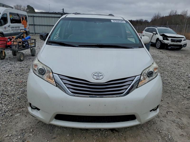 Photo 5 from auction – 2016 TOYOTA SIENNA XLE with VIN 5TDDK3DCXGS138458