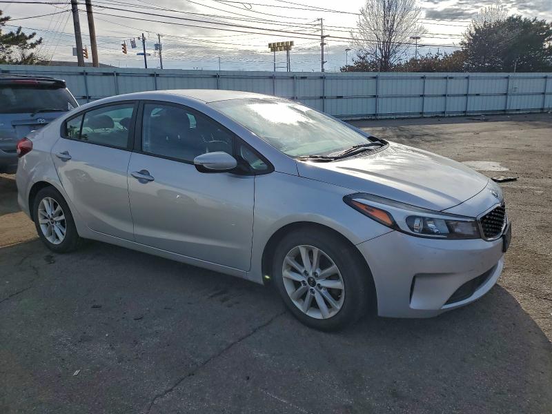 Photo 4 from auction – 2017 KIA FORTE LX with VIN 3KPFL4A79HE124257