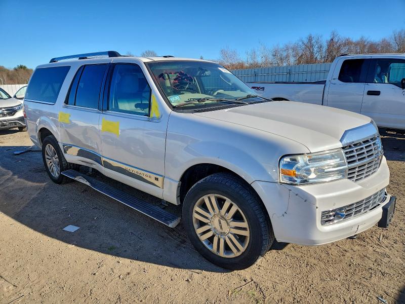 Photo 4 from auction – 2011 LINCOLN NAVIGATOR with VIN 5LMJJ3J57BEJ09700