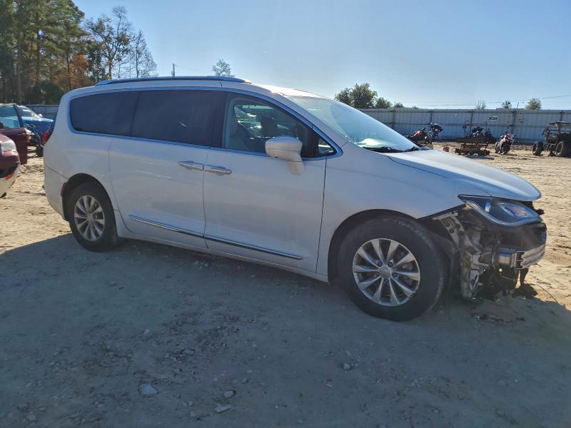 Photo 4 from auction – 2018 CHRYSLER PACIFICA T with VIN 2C4RC1BG0JR132116