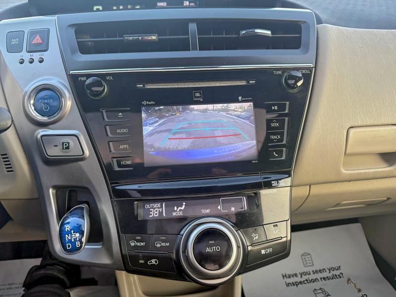 Photo 8 from auction – 2015 TOYOTA PRIUS V with VIN JTDZN3EU5FJ040468