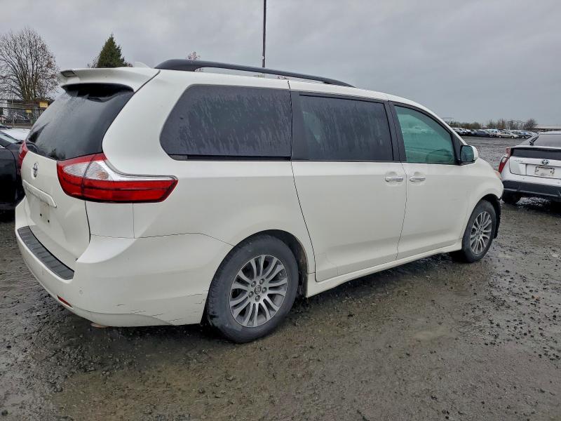 Photo 3 from auction – 2018 TOYOTA SIENNA XLE with VIN 5TDYZ3DC7JS941670