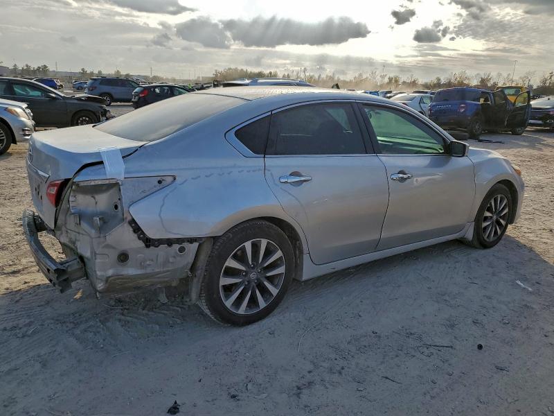 Photo 3 from auction – 2017 NISSAN ALTIMA 2.5 with VIN 1N4AL3AP1HC499240