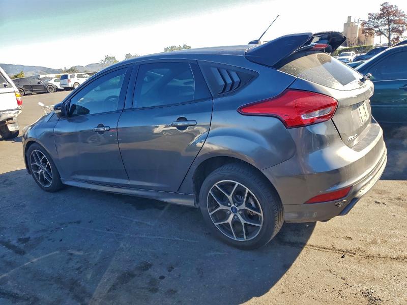 Photo 2 from auction – 2016 FORD FOCUS SE with VIN 1FADP3K20GL360123