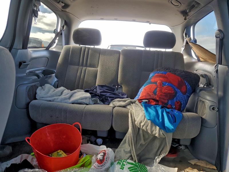 Photo 10 from auction – 2003 TOYOTA SIENNA CE with VIN 4T3ZF19C13U535265