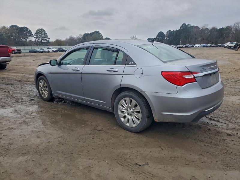 Photo 2 from auction – 2014 CHRYSLER 200 LX with VIN 1C3CCBAG0EN171941