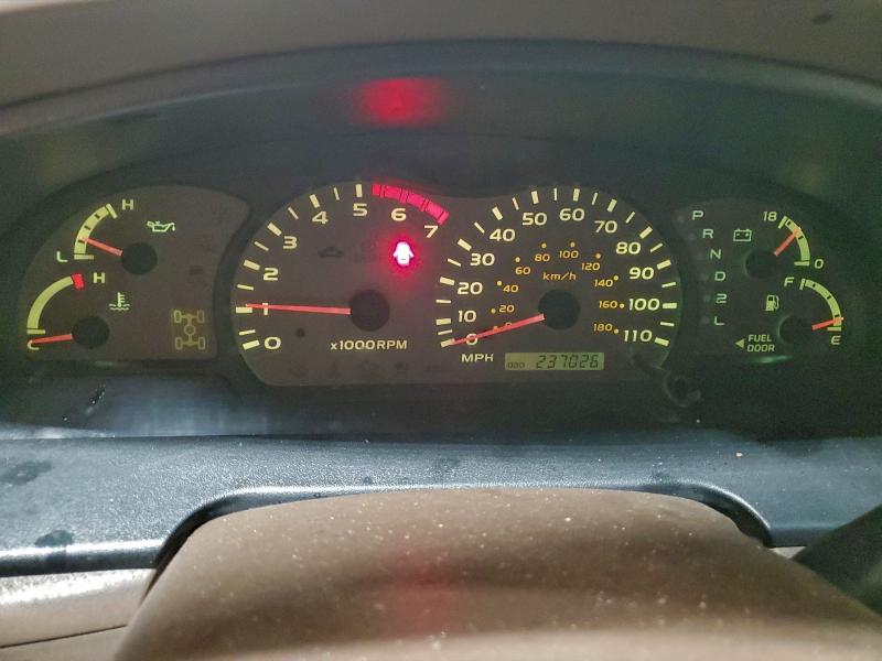 Photo 9 from auction – 2002 TOYOTA SEQUOIA SR with VIN 5TDBT44A32S065709
