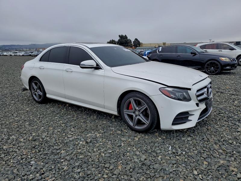Photo 4 from auction – 2017 MERCEDES-BENZ E 300 with VIN WDDZF4JB7HA016656