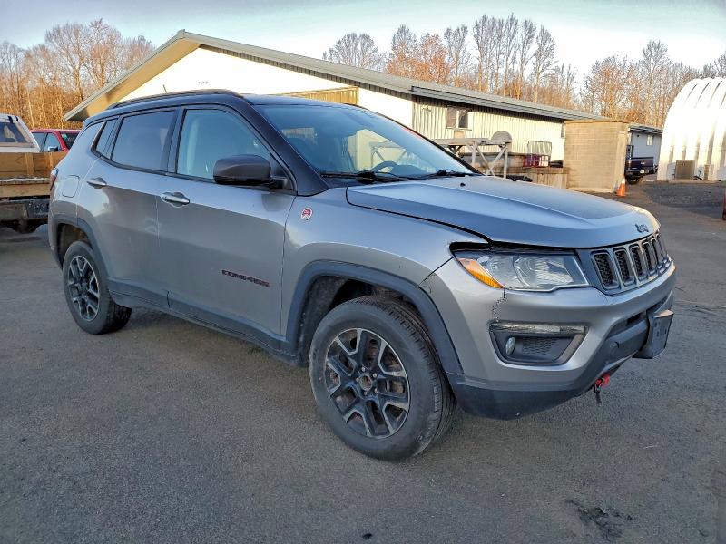Photo 4 from auction – 2019 JEEP COMPASS with VIN 3C4NJDDB6KT671278