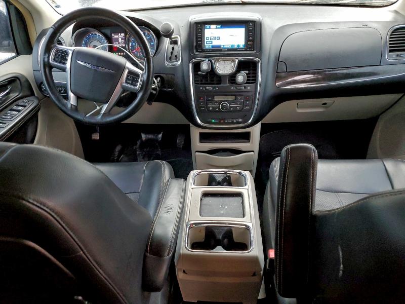 Photo 8 from auction – 2011 CHRYSLER TOWN & COU with VIN 2A4RR8DG5BR609235