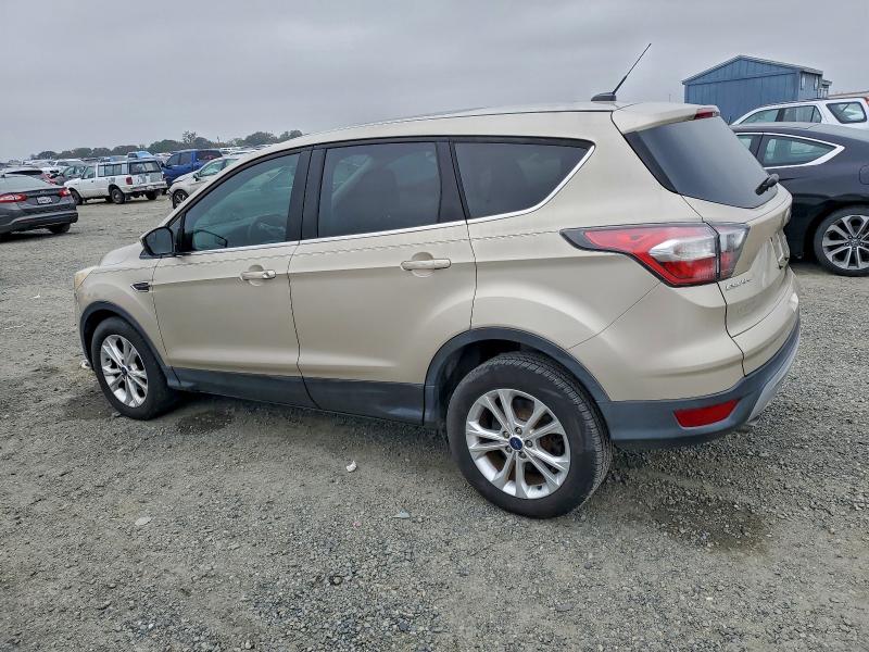 Photo 2 from auction – 2017 FORD ESCAPE SE with VIN 1FMCU0GD5HUB12836