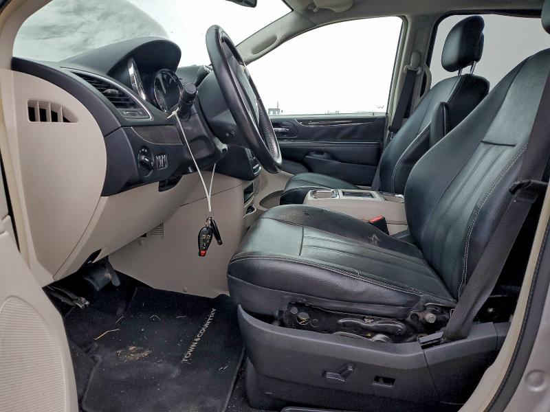 Photo 7 from auction – 2016 CHRYSLER TOWN & COU with VIN 2C4RC1BG7GR292731