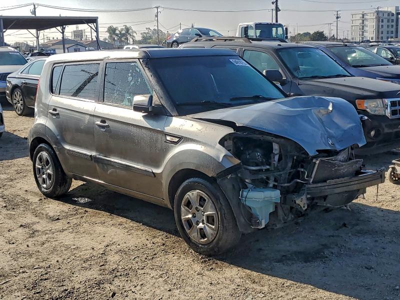 Photo 4 from auction – 2013 KIA SOUL with VIN KNDJT2A52D7528377