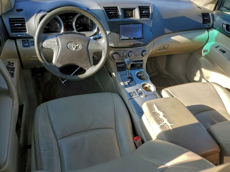 Photo 8 from auction – 2010 TOYOTA HIGHLANDER with VIN 5TDBK3EH6AS024451