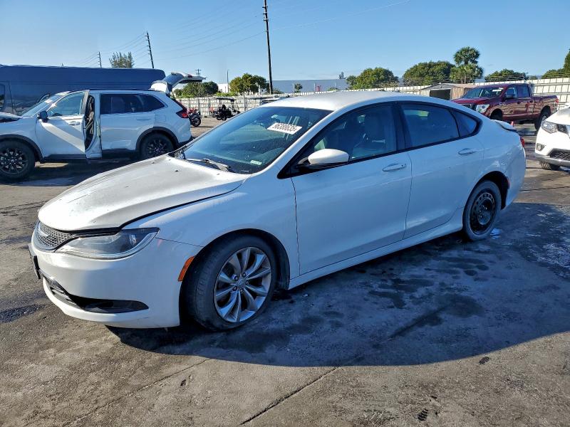 CHRYSLER 200 S 2015 with VIN 1C3CCCBB7FN724109 - Photo from auction