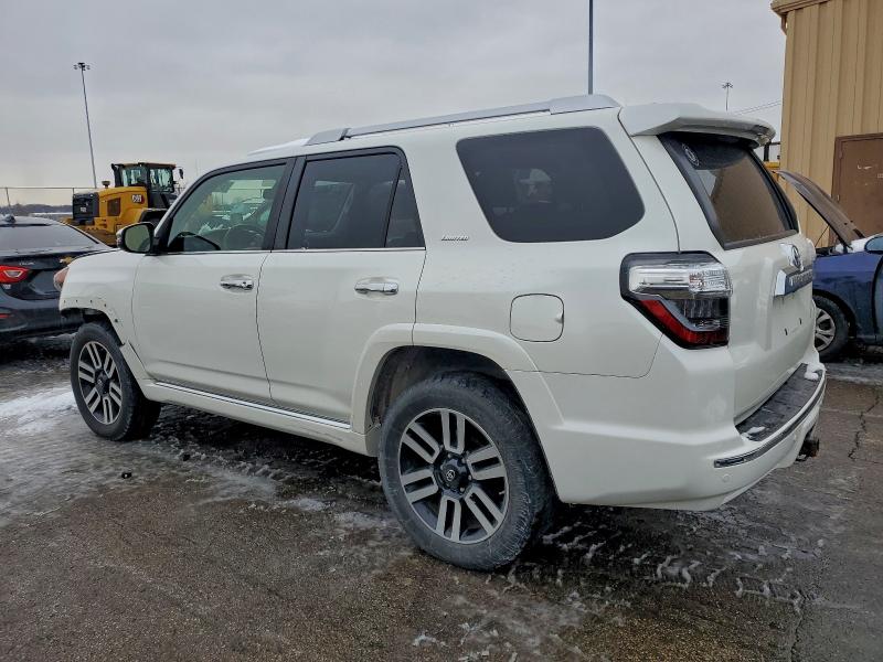 Photo 2 from auction – 2017 TOYOTA 4RUNNER SR with VIN JTEBU5JRXH5459330