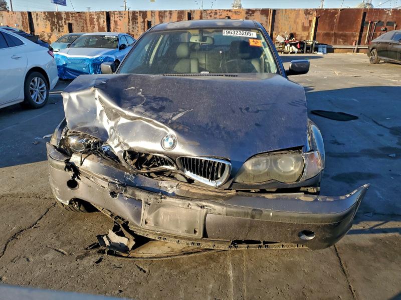 Photo 5 from auction – 2003 BMW 325 I with VIN WBAAZ33423PH35715