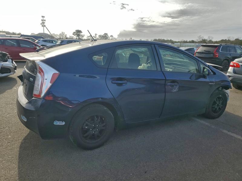 Photo 3 from auction – 2013 TOYOTA PRIUS with VIN JTDKN3DU6D1635510