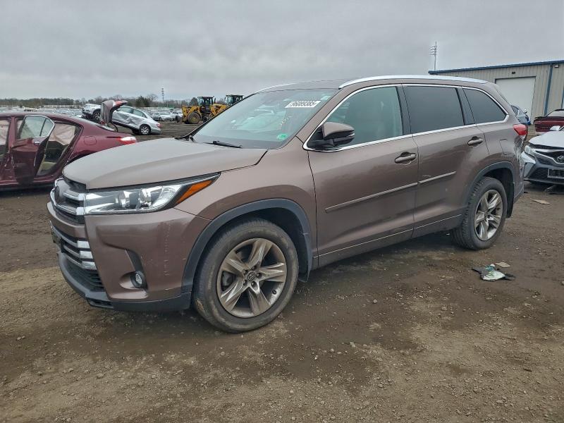 Photo 1 from auction – 2019 TOYOTA HIGHLANDER with VIN 5TDDZRFHXKS977381