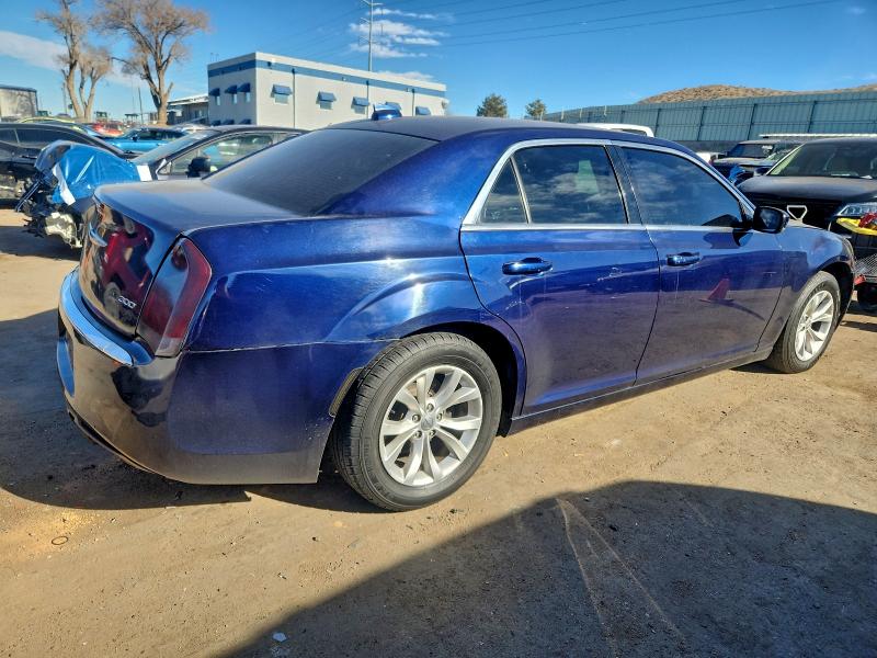 Photo 3 from auction – 2015 CHRYSLER 300 LIMITE with VIN 2C3CCAAG2FH931629
