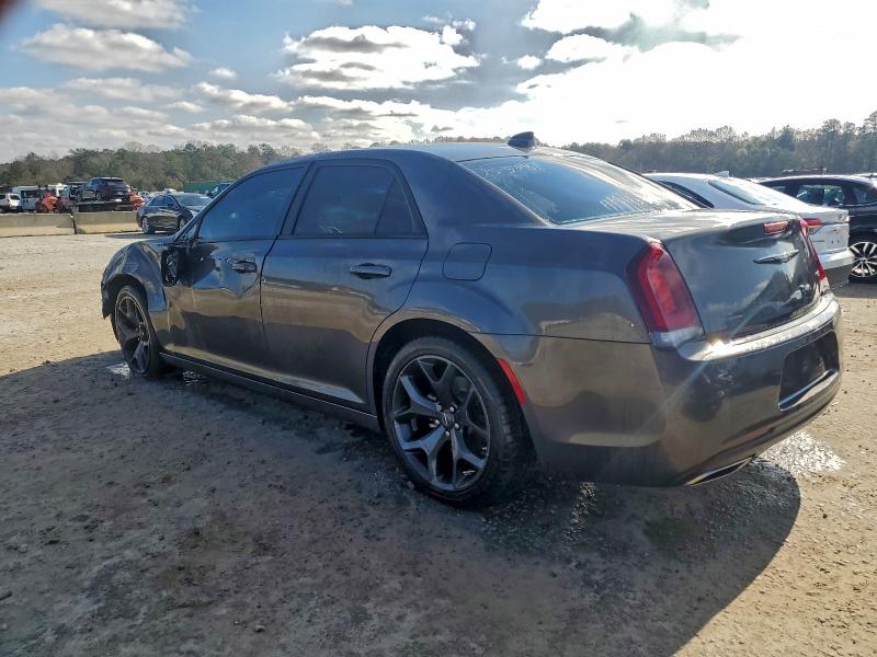 Photo 2 from auction – 2022 CHRYSLER 300 TOURIN with VIN 2C3CCAAG2NH131069