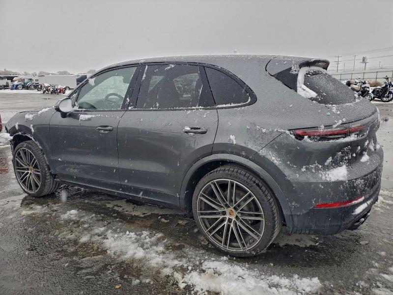 Photo 2 from auction – 2019 PORSCHE CAYENNE S with VIN WP1AB2AY6KDA65590