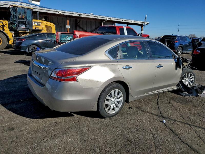 Photo 3 from auction – 2015 NISSAN ALTIMA 2.5 with VIN 1N4AL3AP9FN389876