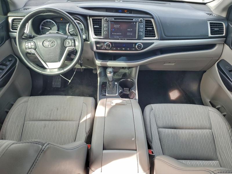Photo 8 from auction – 2016 TOYOTA HIGHLANDER with VIN 5TDZKRFH3GS177023