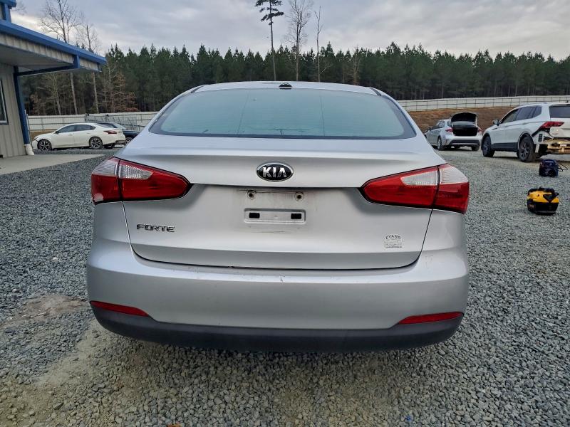 Photo 6 from auction – 2014 KIA FORTE LX with VIN KNAFX4A60E5147412