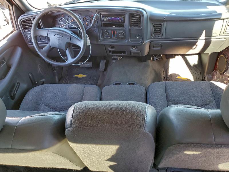Photo 8 from auction – 2003 CHEVROLET SILVERADO with VIN 2GCEC19V231125754