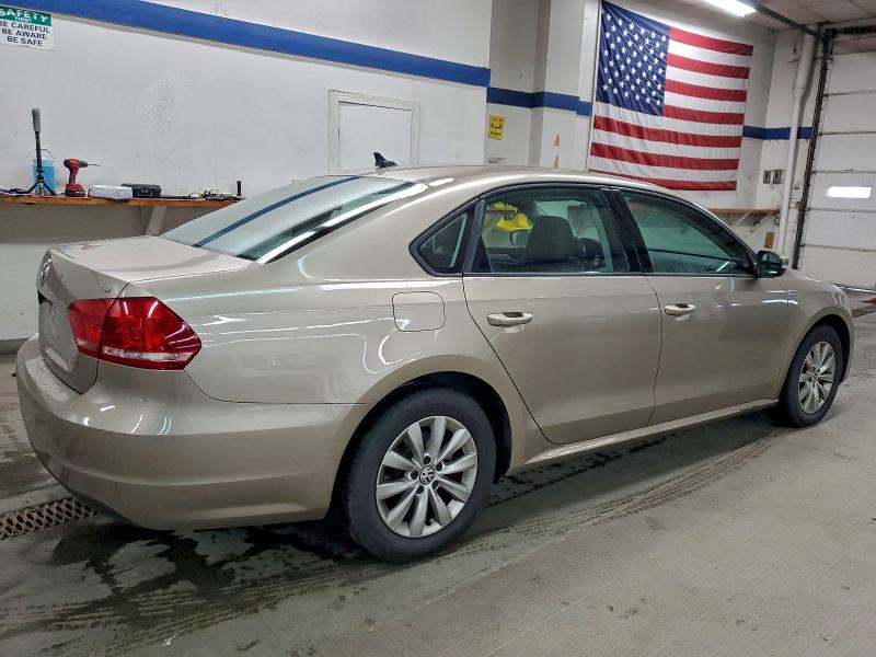 Photo 3 from auction – 2015 VOLKSWAGEN PASSAT S with VIN 1VWAT7A30FC009623