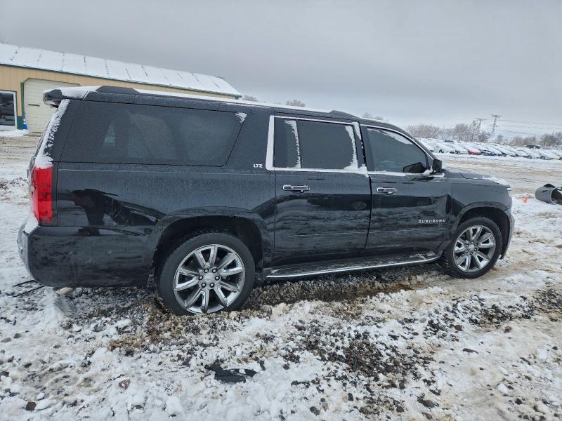 Photo 3 from auction – 2016 CHEVROLET SUBURBAN with VIN 1GNSKJKC7GR126367