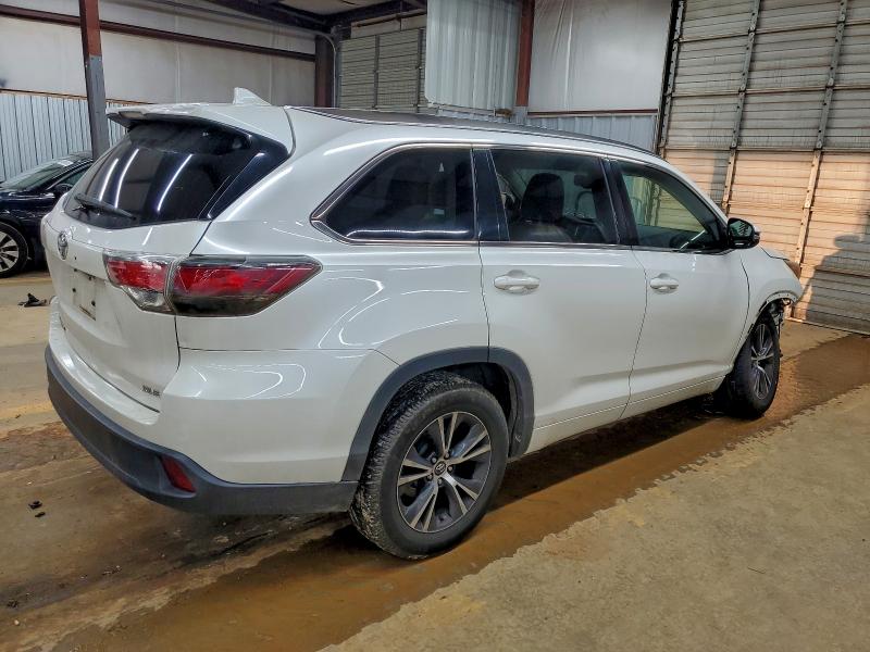 Photo 3 from auction – 2016 TOYOTA HIGHLANDER with VIN 5TDKKRFH2GS161087