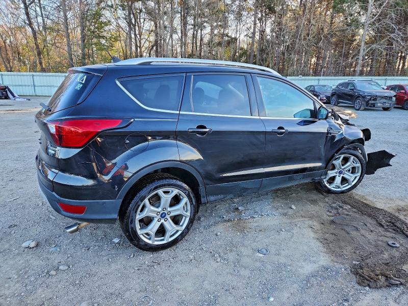 Photo 3 from auction – 2019 FORD ESCAPE TIT with VIN 1FMCU0J93KUA88905