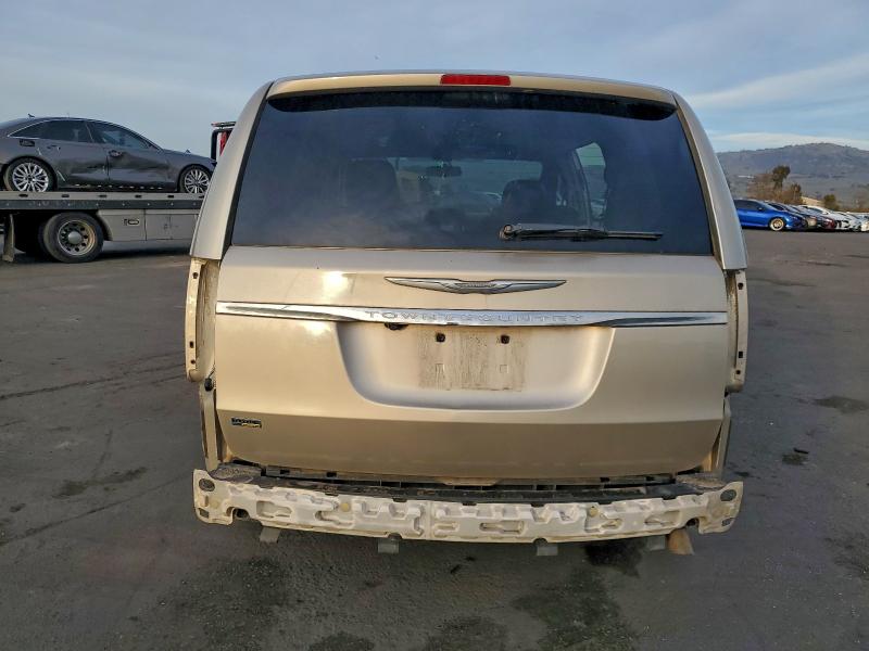 Photo 6 from auction – 2014 CHRYSLER TOWN & COU with VIN 2C4RC1BG3ER211012