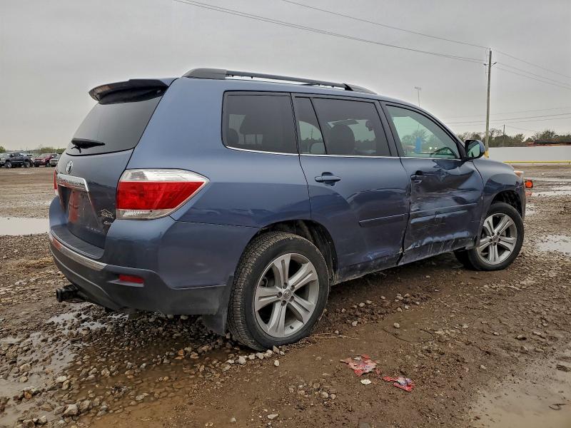 Photo 3 from auction – 2013 TOYOTA HIGHLANDER with VIN 5TDBK3EH7DS215476