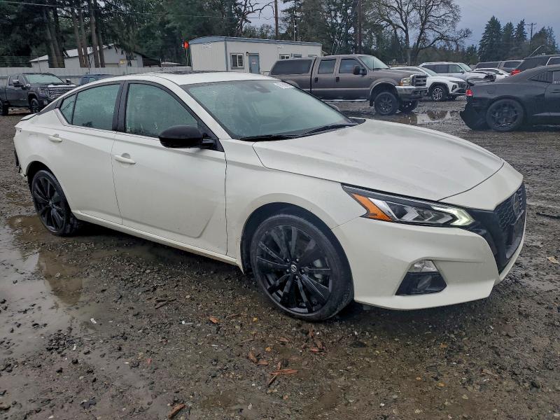 Photo 4 from auction – 2022 NISSAN ALTIMA SR with VIN 1N4BL4CW5NN308434
