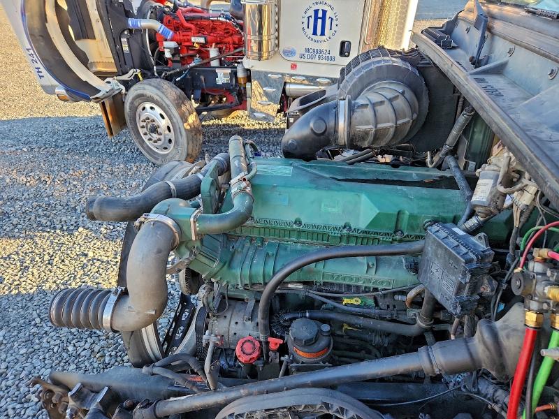 Photo 7 from auction – 2016 VOLVO VN VNL with VIN 4V4N99EJ6GN948440