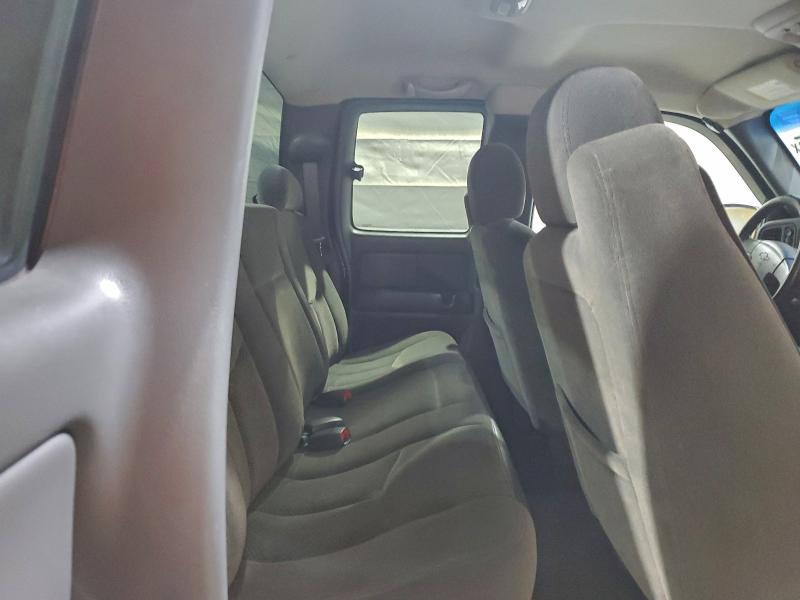 Photo 10 from auction – 2003 CHEVROLET SILVERADO with VIN 2GCEK19T831273635