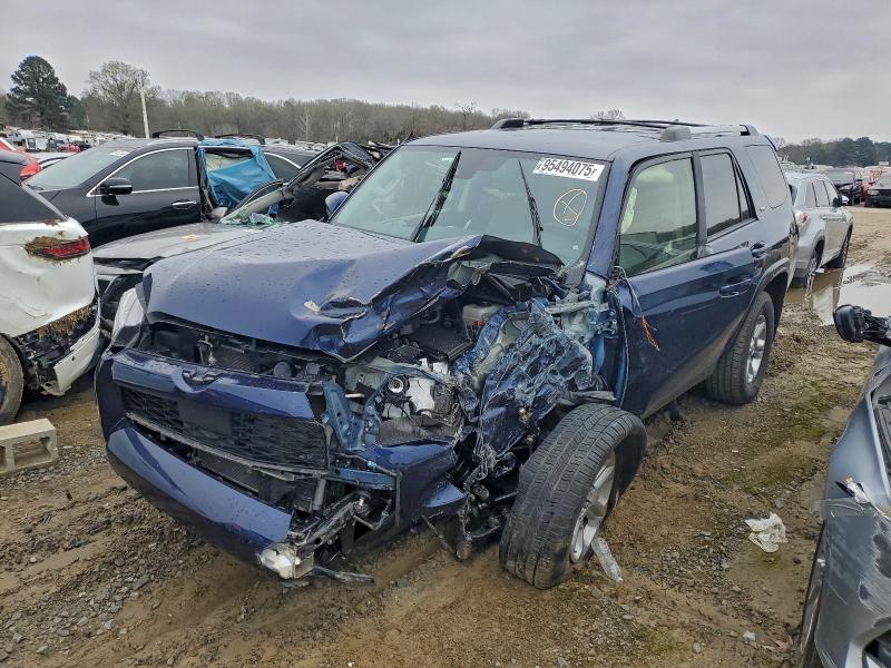 TOYOTA 4RUNNER 2024 with VIN JTEMU5JR4R6231702 - Photo from auction