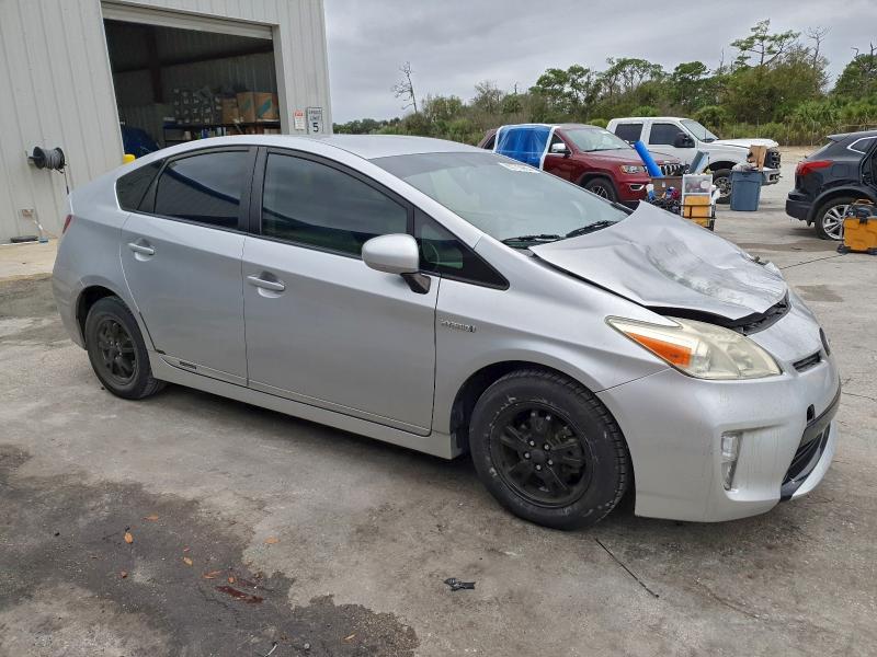 Photo 4 from auction – 2013 TOYOTA PRIUS with VIN JTDKN3DU8D5670493