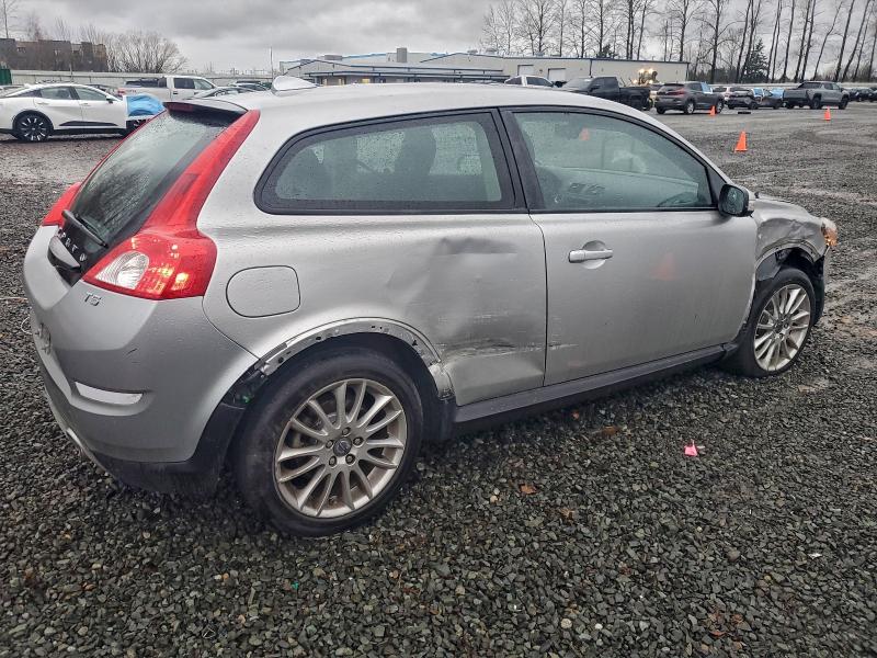 Photo 3 from auction – 2011 VOLVO C30 T5 with VIN YV1672MK4B2211281