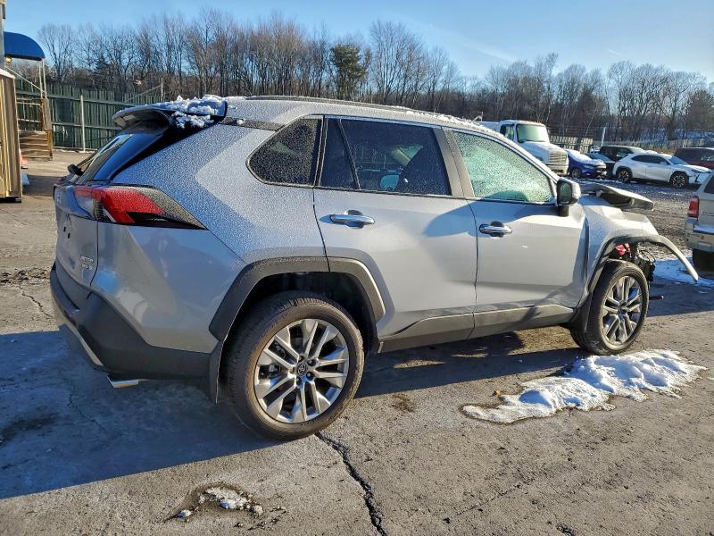 Photo 3 from auction – 2025 TOYOTA RAV4 LIMIT with VIN 2T3N1RFV1SW596809