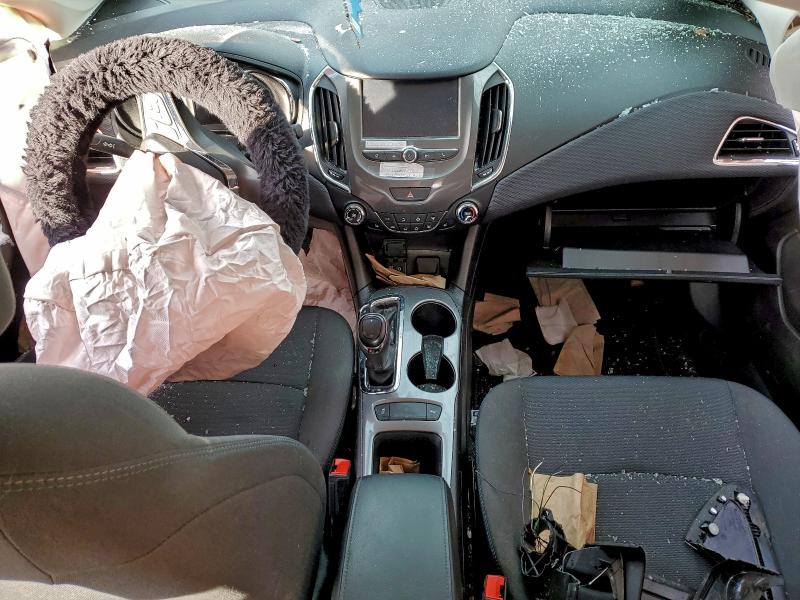 Photo 8 from auction – 2018 CHEVROLET CRUZE LT with VIN 1G1BE5SM9J7244285