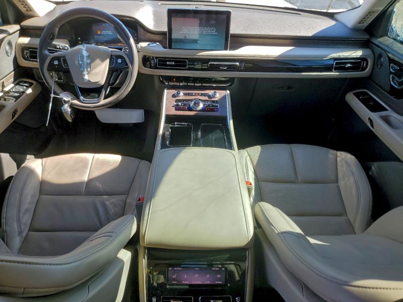 Photo 8 from auction – 2023 LINCOLN AVIATOR with VIN 5LM5J7WC7PGL14798