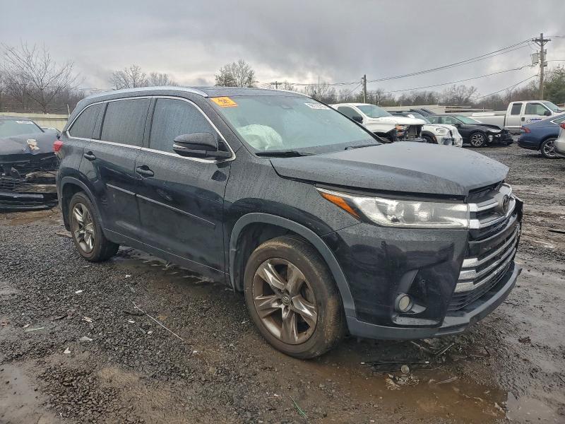 Photo 4 from auction – 2018 TOYOTA HIGHLANDER with VIN 5TDDZRFH5JS898554